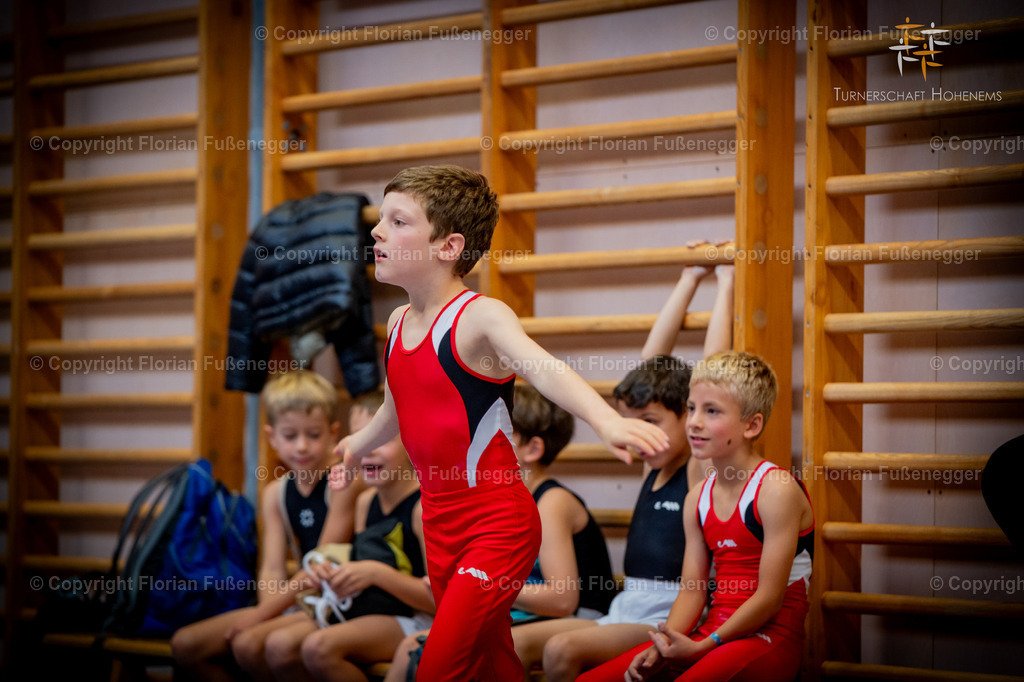 Promo-324 | "Fussifoto.com – Ihr Ansprechpartner für hochwertige Fotografie! Entdecken Sie kreative Bilder und professionelle Dienstleistungen. Kontaktieren Sie uns für Ihre Projekte!"