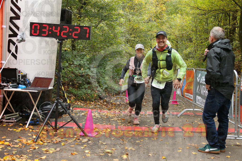 251026_1344_EX1_3927 | Sportfotografie im Rhein-Sieg Kreis, Köln, Bonn, NRW, Rheinland Pfalz, Hessen, etc. Unser Tätigkeitsfeld umfasst den Laufsport vom Volkslauf über den Marathon, Duathlon, Triathon bis zum Ultralauf wie Kölnpfad Ultra oder Schindertrail.
