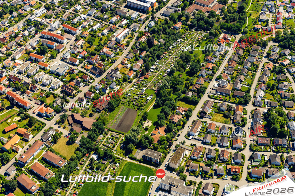 Das Luftbild der Stadt Aichach wurde 2022 vom Flugzeug heraus erstellt (keine Drohnen-Aufnahmen) Aufnahmehöhe ca.450 Meter- hohe Bildauflösung und Druck-Qualität. Garantiert!
