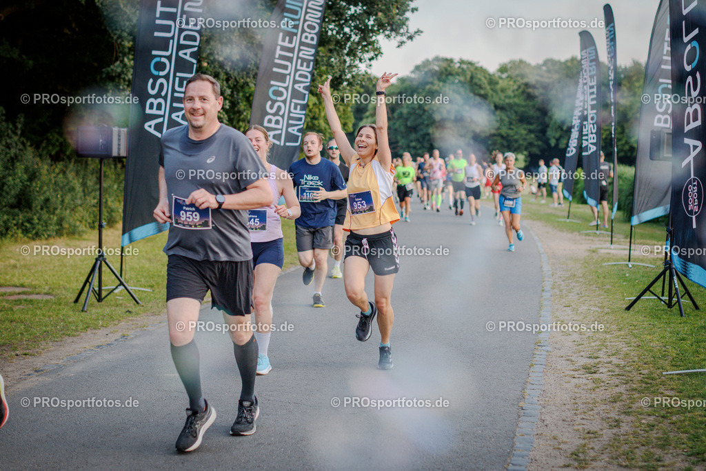 Sparda-Bank Nachtlauf Bonn; Bonn, 18.06.2025 | Impressionen vom Sparda-Bank Nachtlauf Bonn am 18.06.2025 in Bonn (Nordrhein-Westfalen). 