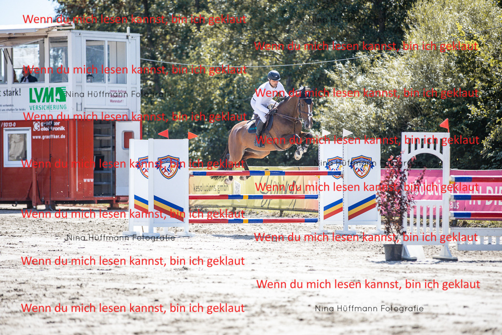 BK1A6402 | Turnierbilder Turnierfotos Nina Hüffmann Turnierfotografie Pferdefotografie Tierzeichnung Haustierzeichnung Pferdezeichnung Hundezeichnung Videograf  - Realisiert mit Pictrs.com