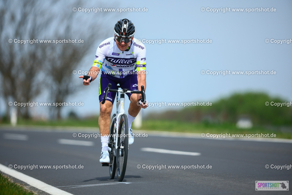 423_TRA56558 | Neusiedlersee Radmarathon 2026@sportshot_your_pictrs #yourpictures#roadtowm2029 #nrm #neusiedlerseeradmarathon #neusiedlersee #neusiedlerseetourismus #burgenland #mörbisch #nrm26 #burgenlandtourismus #voglundco #poweredbyburgenlandtourismus #radsport #rad #marathon #ucigranfondo #visitburgenland #ucigranfondoworldseries