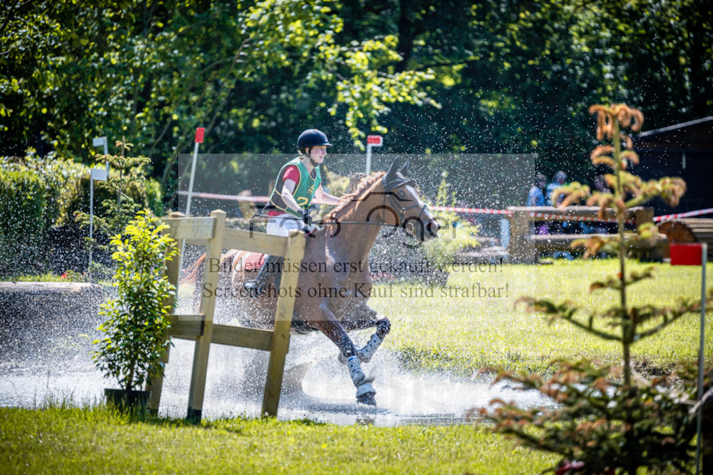 Vielseitigkeitsturnier Melle Oldendorf | Entdecke hochwertige Reitturnierfotos von Foto Oger. Professionell, emotional und authentisch – jetzt Lieblingsmomente im Shop bestellen.Deutschlandweite Turnierfotografie. - Realisiert mit Pictrs.com