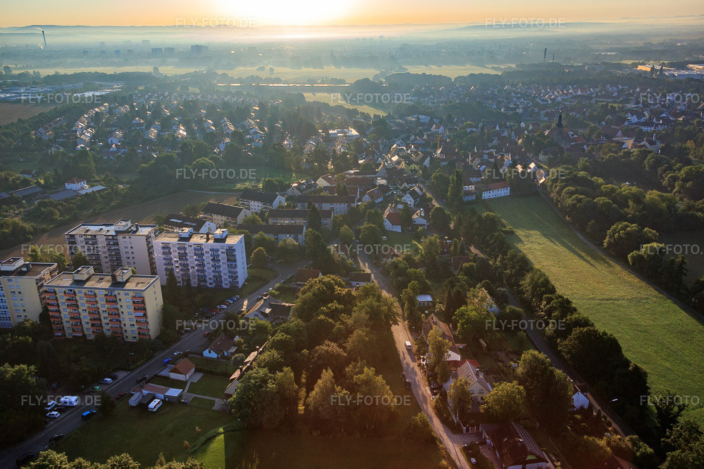 Luftbild: Karl-May-Straße im Ortsteil Frauenaurach in Erlangen im Bundesland Bayern in Deutschland. Foto: IMG_092580.jpg vom 07.08.2016 durch Werner Riehm/FLY-FOTO.de