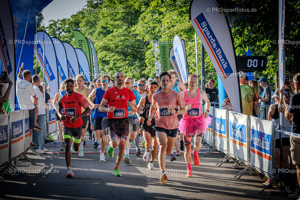 Sparda-Bank Nachtlauf Bonn; Bonn, 18.06.2025 | Impressionen vom Sparda-Bank Nachtlauf Bonn am 18.06.2025 in Bonn (Nordrhein-Westfalen). 