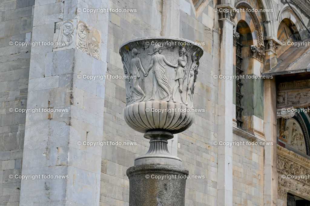 Italien_ Toscana_ Pisa_ 28.05.2024-113 | 28.05.2024, Italien, ITA, Toskana, Pisa im Bild Stadtansichten, Gebäude, Architektur, Touristen, Historisch, Souvenier, Turm, Dom, Piazza, schief


Pisa ist eine Stadt in Italien, gelegen in der Toskana am Arno. Wahrzeichen ist der als Schiefer Turm von Pisa bekannte Campanile des Doms auf der Piazza dei Miracoli im Norden des Stadtzentrums. 
Quelle: Wikipedia
