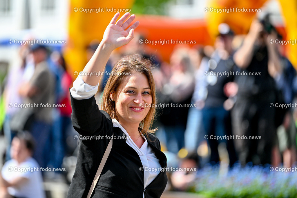 Hauptplatz Linz_ 1. Mai Umzug 2024_ 01.05.2024-60 | 01.05.2024, Hauptplatz Linz, AUT, Hauptplatz Linz, im Bild 1. Mai Umzug 2024 Linz Hauptplatz, SPOE 

Tina Bloechl (SP, Vize-Bgmin. der Stadt Linz)