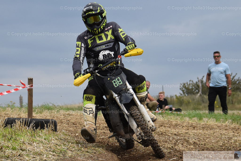 DSC_0067_01 (2) | Sportfotografie , Motorsport, Motoross, Reitsport, Mointainbike, Enduro,
Landschaft , Outdoor, Eventfotografie, Landschaft, Bilder online bestellen - Realisiert mit Pictrs.com