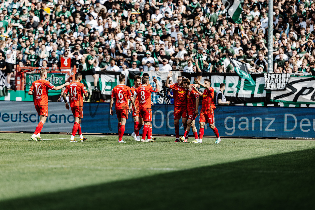 3. Liga, Saison 2023/24, 32. Spieltag: SC Preußen Münster - Jahn Regensburg | Münster, 06.04.2024: 3. Liga, 32. Spieltag, SC Preußen Münster gegen Jahn Regensburg im LVM-Preußenstadion in Münster. Foto: sportfotografie.ms | Markus Paletta - Realisiert mit Pictrs.com