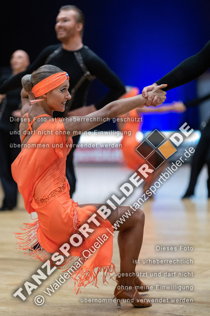 20230114-00372 | Hier finden Sie Tanz Bilder vom Latein und Standard Formationen tanzen. Sportbilder vom Tanzsport. Schöne Fotos und von Weltmeisterschaft, Europameisterschaft, Bundesliga, Regionalliga, Oberliga und Landesliga sowie von GOC Stuttgart, DanceComp, WM Bremen