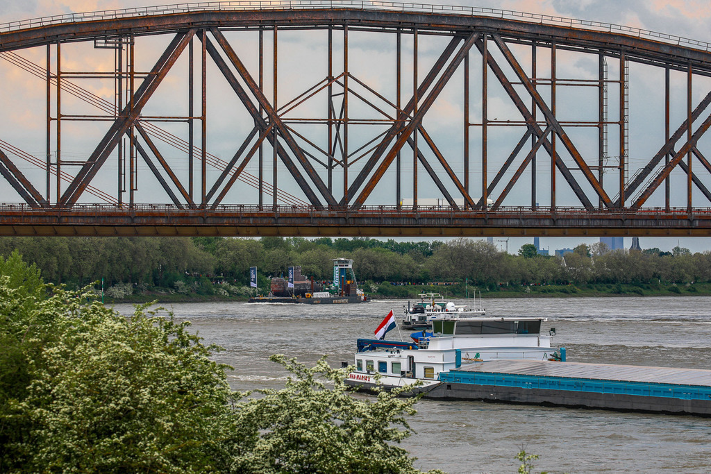 U17_AufdemRhein_120523_15 | Bildergalerie von Sport-Ereignissen aber auch von weiteren spannenden Dingen - nicht nur vom Niederrhein. In Anlehnung an den bekannten Spruch von Hanns Dieter Hüsch heißt das Motto: "Niederrhein ist überall".  - Realisiert mit Pictrs.com