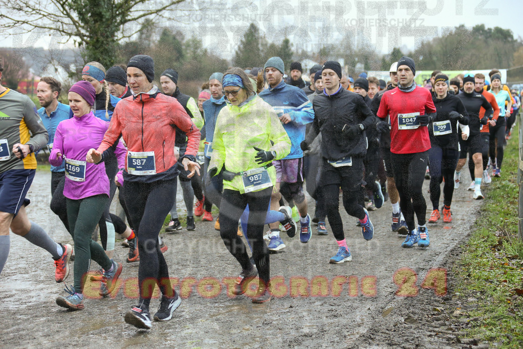 241208_0926_EX1_3701 | Sportfotografie im Rhein-Sieg Kreis, Köln, Bonn, NRW, Rheinland Pfalz, Hessen, etc. Unser Tätigkeitsfeld umfasst den Laufsport vom Volkslauf über den Marathon, Duathlon, Triathon bis zum Ultralauf wie Kölnpfad Ultra oder Schindertrail.