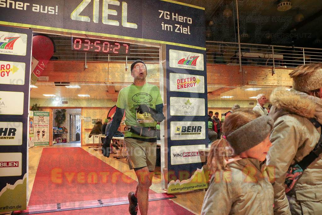 241208_1253_EX1_8030 | Sportfotografie im Rhein-Sieg Kreis, Köln, Bonn, NRW, Rheinland Pfalz, Hessen, etc. Unser Tätigkeitsfeld umfasst den Laufsport vom Volkslauf über den Marathon, Duathlon, Triathon bis zum Ultralauf wie Kölnpfad Ultra oder Schindertrail.