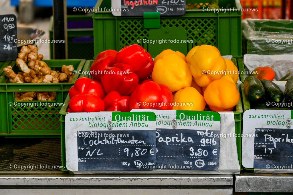 Deutschland_ Baden-Wuerttemberg_ Stuttgart_ 25.10.2025-38 | 25.10.2025, Deutschland, GER, Baden-Wuerttemberg, Stuttgart, im Bild Themenbild, Markt, Paprika, rot, gelb, Gemuese, Bio, kontrolliert, biologischer Anbau, Frisch, Regional, Lebensmittel, Gesund, Vitamine, Wochenmarkt, Verkauf, Naturprodukte, Nachhaltig, Landwirtschaft, Qualitaet, Gruen, Farben, Ernte, Stadtansichten, Feature, Symbolbild 