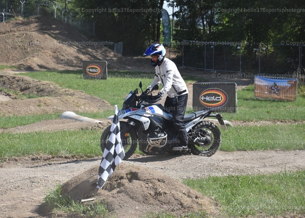 DSC_0081 | Sportfotografie , Motorsport, Motoross, Reitsport, Mointainbike, Enduro,
Landschaft , Outdoor, Eventfotografie, Landschaft, Bilder online bestellen - Realisiert mit Pictrs.com