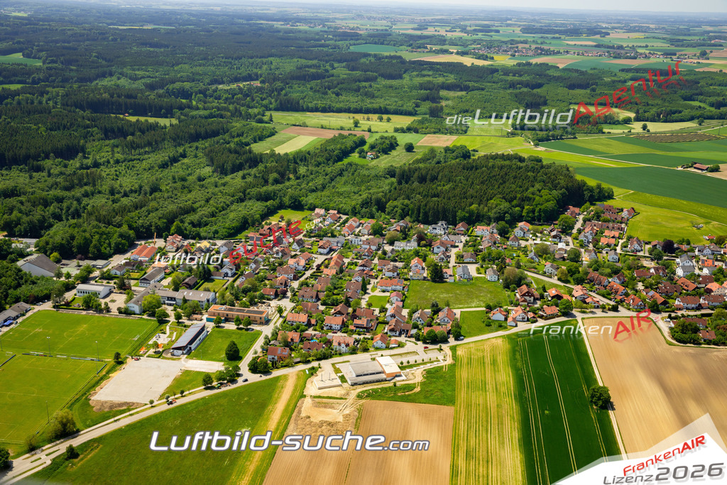 Das Luftbild zeigt  Geltendorf - Die Luftaufnahme wurde 2023 vom UL-Flugzeug aus erstellt ( keine Drohne ) - Hochauflösende Luftaufnahme - Für grossformatige Ausdrucke geeignet. Die Geschenkidee !Mit Lizenz und Bildrechte bestellbar