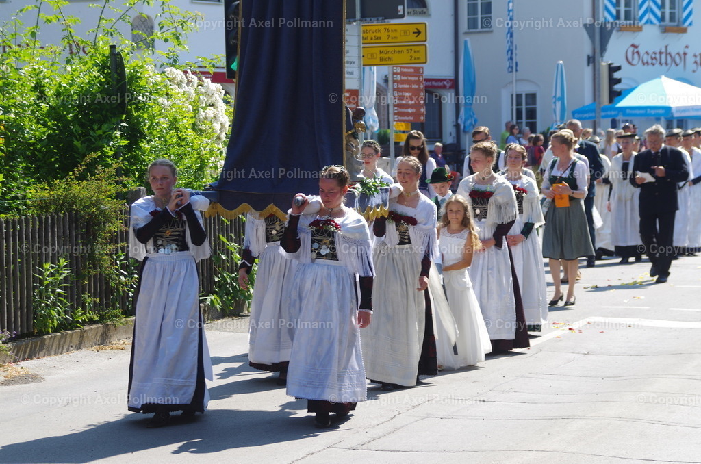 IMGP4201 | fotografiert von Axel PollmannLeonhardi Wallfahrt Benediktbeuern und Murnau, Fronleichnam, Fasching, Landschaft im Loisachtal und Benediktbeuern  - Realisiert mit Pictrs.com