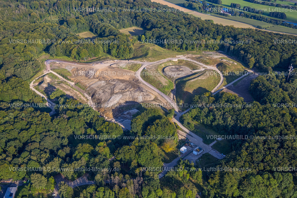 Werl230807084 | Luftbild, Baustelle und Neubau Aussichtsturm im Stadtwald Werl mit Renaturierung, Werl, Werl-Unnaer Börde, Nordrhein-Westfalen, Deutschland
