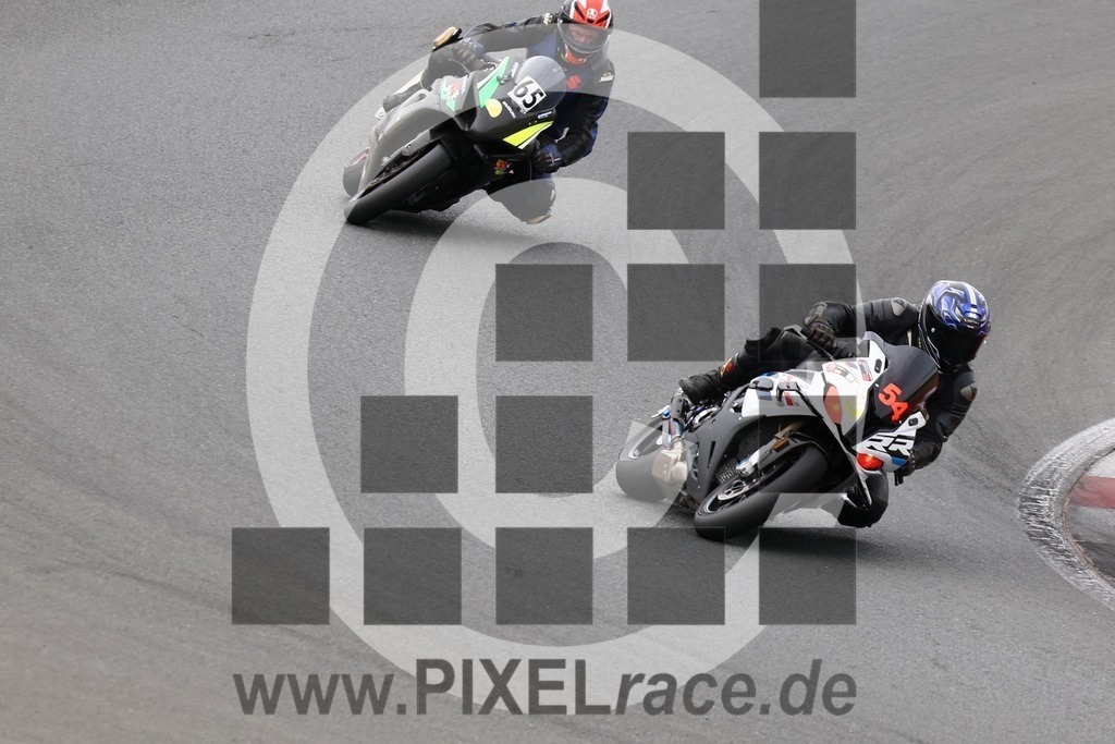 0054-20240909_04428 | Schöne Erinnerungen an spannende Momente - das festzuhalten ist unser Job. PIXELrace.de ist seit 2003 auf den Rennstrecken Europas unterwegs um die Action draußen beim Fahren und die wunderbare Stimmung imm Fahrerlager für euch einzufangen.