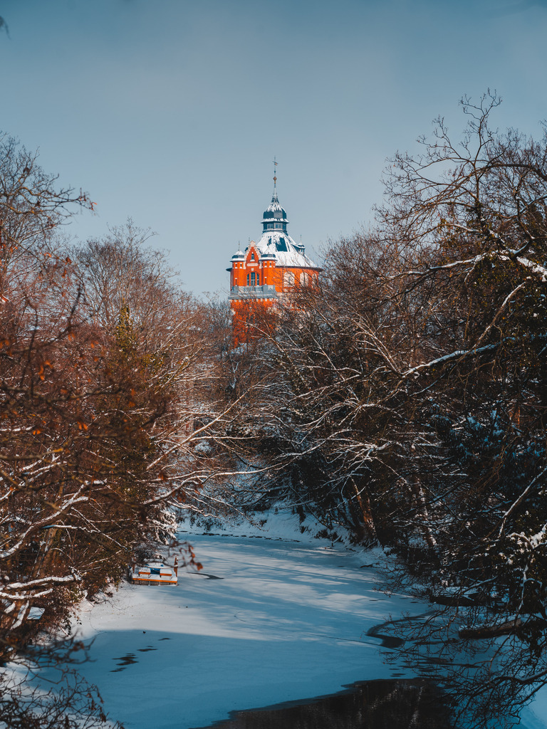 Wasserturm | Entdecke exklusive Fotokunst aus Braunschweig: Bildband, Leinwände, Postkarten, Kalender, digitale Downloads & Bildlizenzen. Jetzt im offiziellen Beautiful Braunschweig Shop! - Realisiert mit Pictrs.com