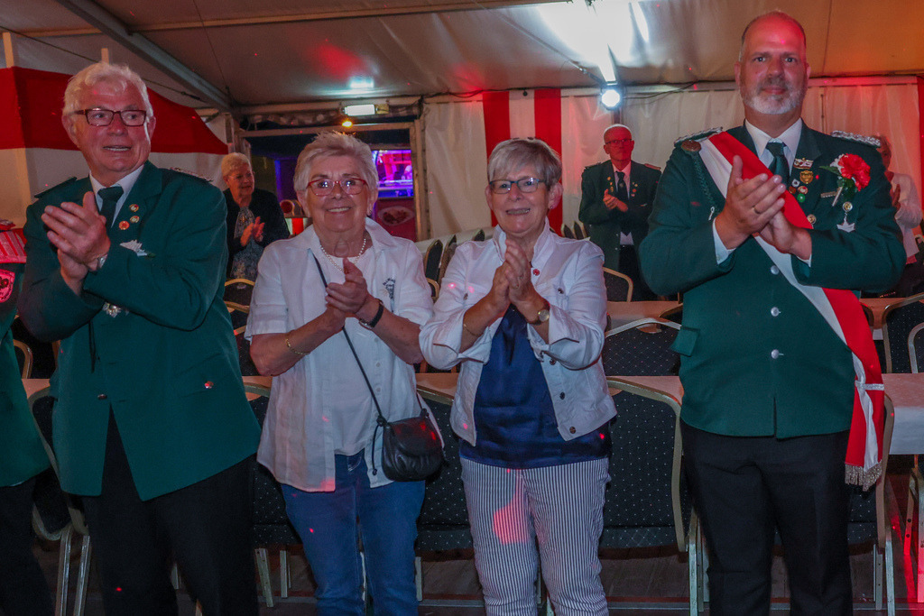 top-top.de-250601-149 | Foto, Video, Fotografie, Videografie, Fotobox, DJ, Discjockey, Musik, Musikbox, Veranstaltung, Photobooth, Amazon, Ebay, Buchtipp, Bestseller, Autor, Verlag, Buch, Wesel, Hamminkeln, NRW, Dinslaken, Rees, Drohne, Hochzeit, Party, Fotobox, Wesel, Fotograf