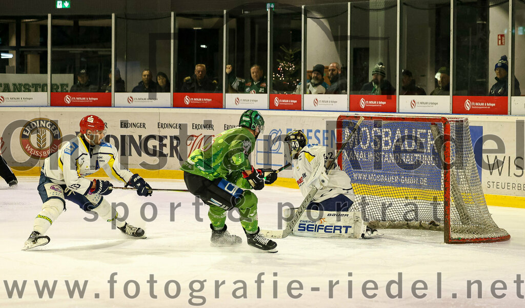 2023-12-26_107_TSV_Erding_gegen_ERV_Schweinfurt | Erding, Deutschland, 26.12.2023:
Eishockey, Bayernliga Vorrunde 2023 / 2024, 20. Spieltag, TSV Erding gegen ERV Schweinfurt, Endergebnis: 9:3

Foto: Christian Riedel / fotografie-riedel.net