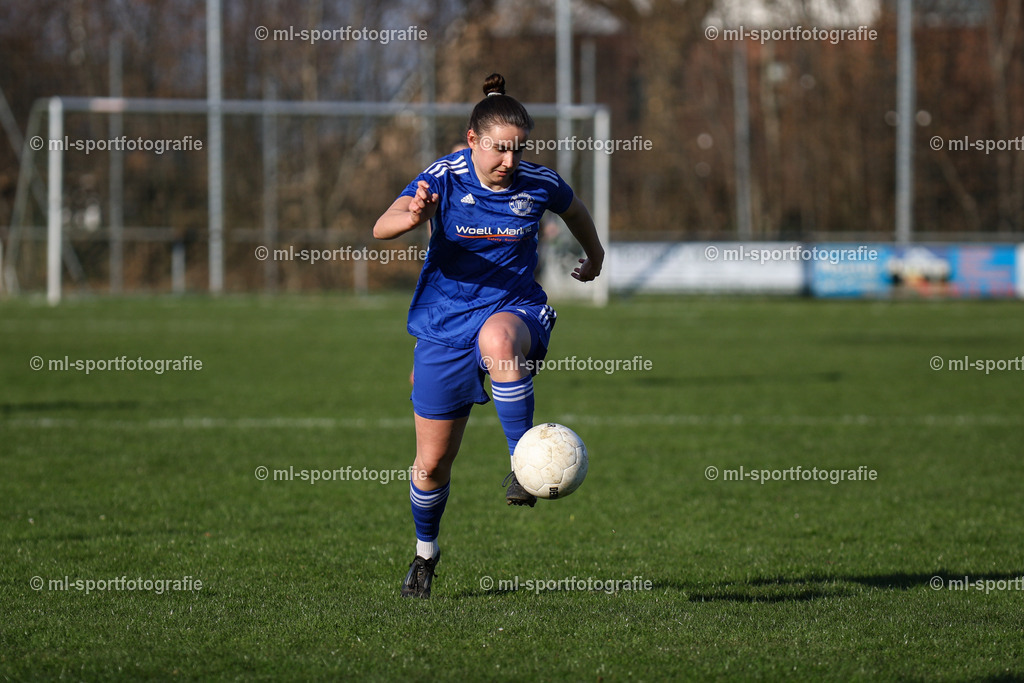 Fußball I Frauen I Saison 2025/2026 I Oberliga Schleswig-Holstein I 14. Spieltag I Merkur Hademarschen - SSC Hagen Ahrensburg | ml-sportfotografie - Realisiert mit Pictrs.com