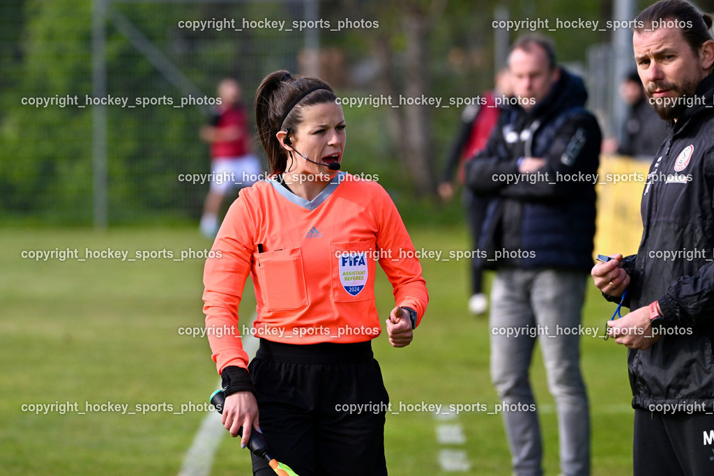 ASK Klagenfurt vs. SK Vorwärts Steyr 21.4.2024 | Lena Hirtl Referee, Headcoach SK Vorwärts Steyr Markus Eitl, ASK Klagenfurt vs. SK Vorwärts Steyr 21.4.2024, ASK Klagenfurt vs. SK Vorwärts Steyr am 21.04.2024 in Klagenfurt (ASK Sportzentrum Fischl), Austria, (Photo by Bernd Stefan)