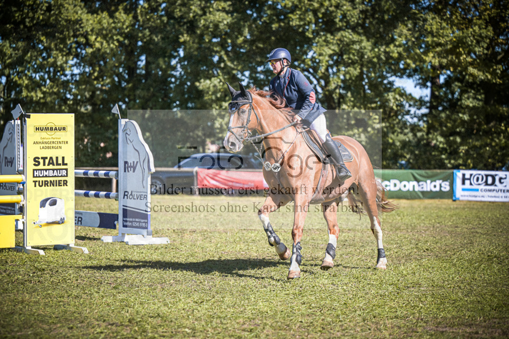 DOS_1009 | Entdecke hochwertige Reitturnierfotos von Foto Oger. Professionell, emotional und authentisch – jetzt Lieblingsmomente im Shop bestellen.Deutschlandweite Turnierfotografie. - Realisiert mit Pictrs.com