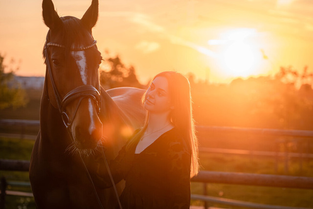 Tierfotografie, Pferdefotografie | Verena Aimée Oefler Fotografin in Dormagen, Fotografin in Zons, Kitafotografie. Portraits. Eventfotografie. Hochzeitsfotografie. Pferdefotografie. Eure schönsten Momente - ganz pur und authentisch. - Realisiert mit Pictrs.com