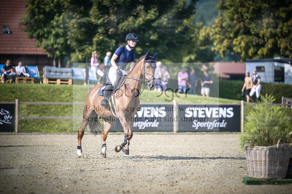 DOS_3196 | Entdecke hochwertige Reitturnierfotos von Foto Oger. Professionell, emotional und authentisch – jetzt Lieblingsmomente im Shop bestellen. - Realisiert mit Pictrs.com