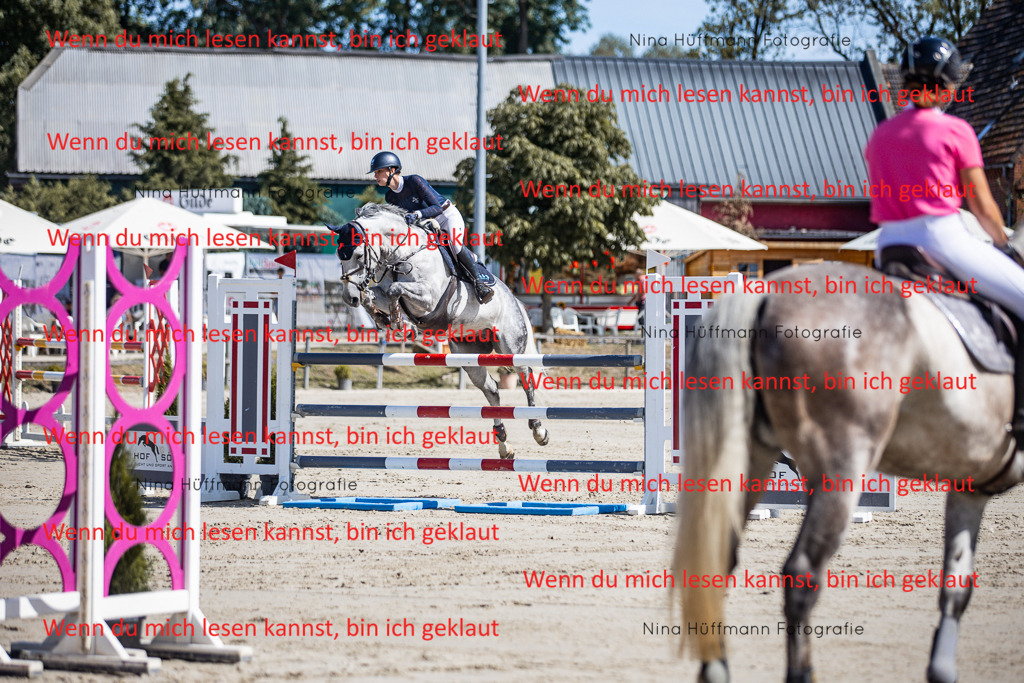 BK1A6812 | Turnierbilder Turnierfotos Nina Hüffmann Turnierfotografie Pferdefotografie Tierzeichnung Haustierzeichnung Pferdezeichnung Hundezeichnung Videograf  - Realisiert mit Pictrs.com