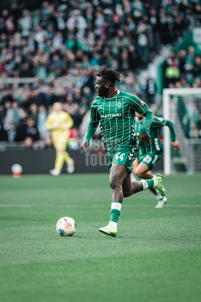 Fußball | Männer | Saison 2025/2026 | 1. Fußball-Bundesliga | 6. Spieltag | SV Werder Bremen vs. FC St. Pauli | 04.10.2025 | Victor Boniface (#44, SV Werder Bremen) am Ball