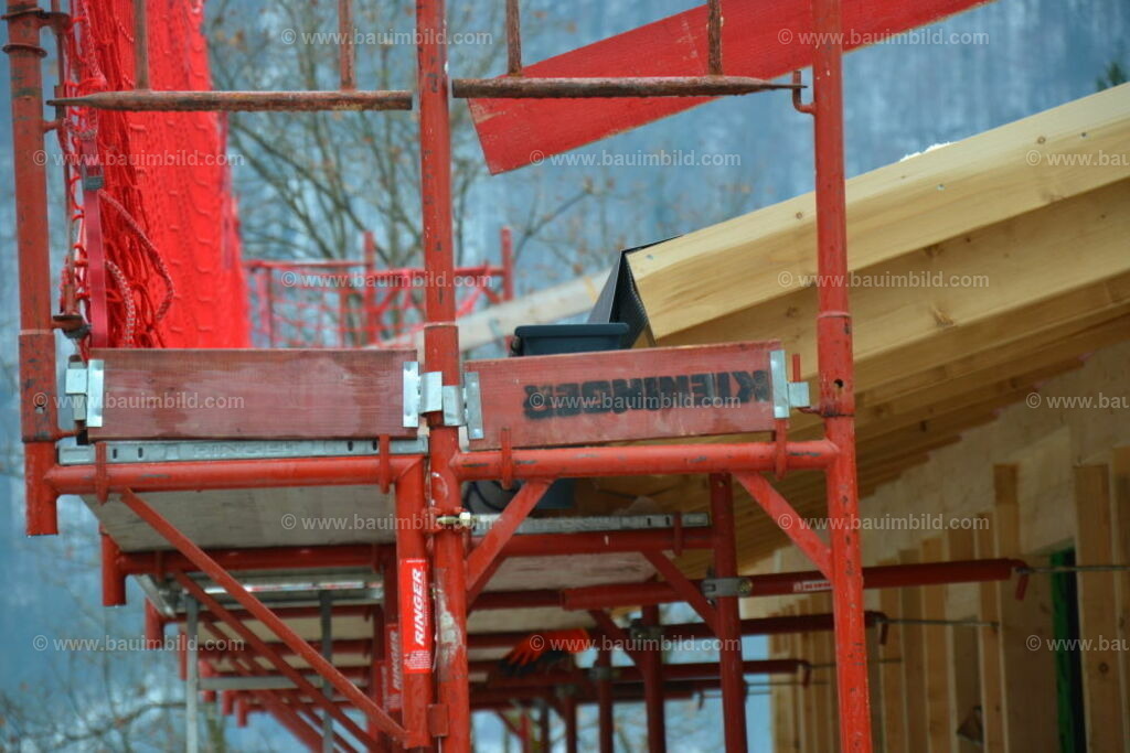 bib-lg11-spenglerarbeiten-0126 | Nach LV-Leistungsgruppen sortierte Detailfotos über den Bau eines Hauses. Alle Hausbau-Bilder direkt vom Urheber und Autor der Website Haus-Selber-Bauen.com