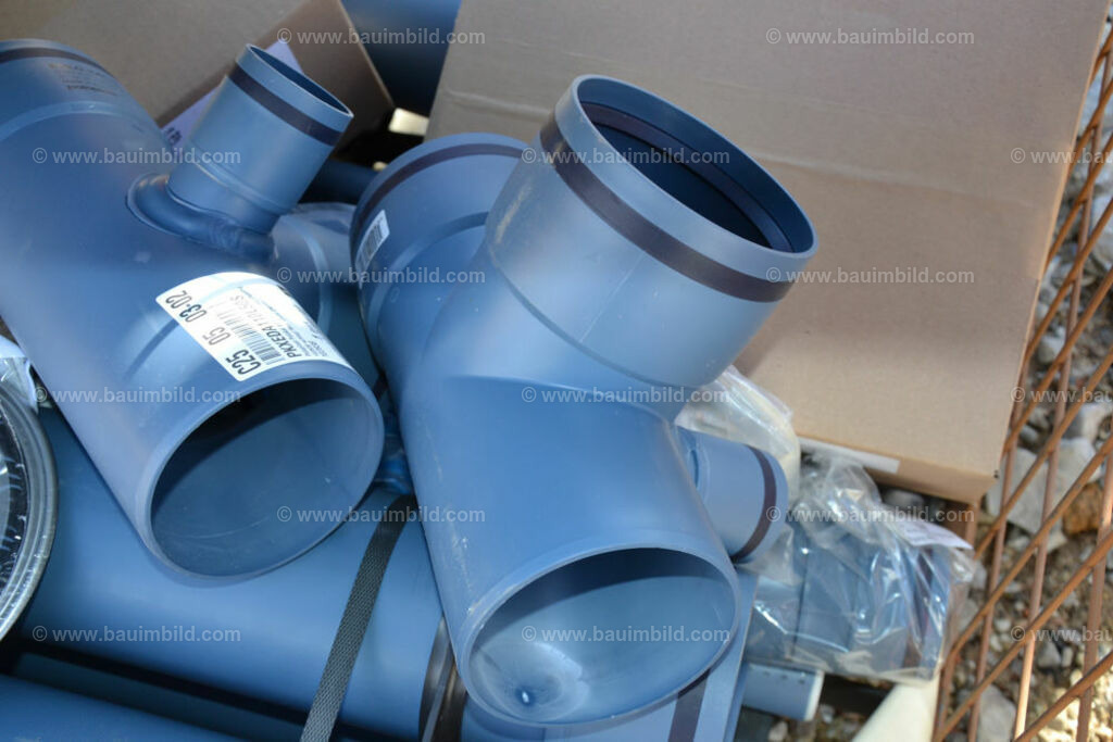 bib-lg15-sanitaer-0003 | Nach LV-Leistungsgruppen sortierte Detailfotos über den Bau eines Hauses. Alle Hausbau-Bilder direkt vom Urheber und Autor der Website Haus-Selber-Bauen.com