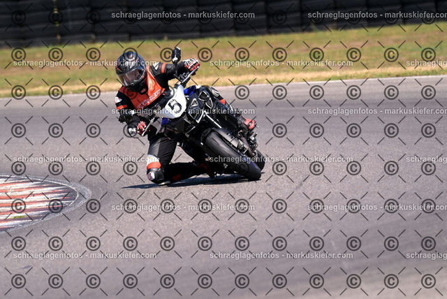 26bt04-1425 | markuskiefer.com - Realisiert mit Pictrs.com