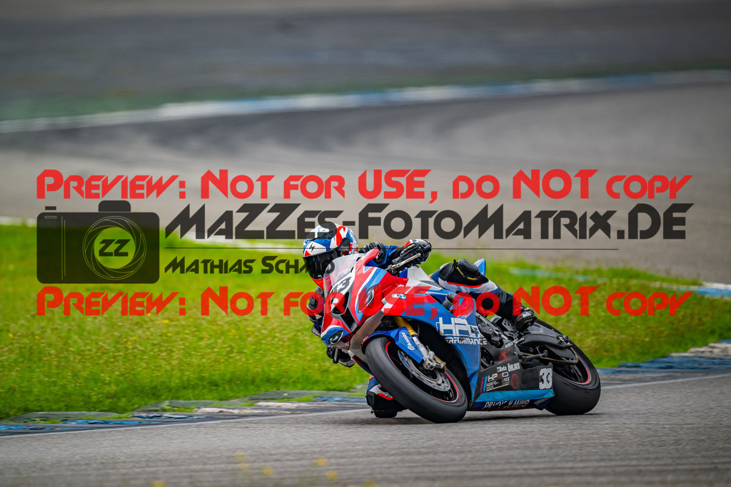 MaZZes_FotoMatrix_240702_6007705_9519 | GELB