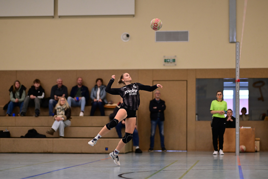 Faustball I Frauen I Saison 2025-2026 I Bundesliga Nord I 7c. Spieltag I MTV Wangersen - Ohligser TV | Der Sportfotograf. - Realisiert mit Pictrs.com