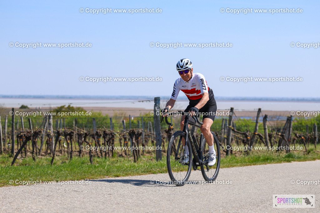 Neusiedlersee Radmarathon 2026 | @sportshot_your_pictrs #yourpictures#roadtowm2029 #nrm #neusiedlerseeradmarathon #neusiedlersee #neusiedlerseetourismus #burgenland #mörbisch #nrm26 #burgenlandtourismus #voglundco #poweredbyburgenlandtourismus #radsport #rad #marathon #ucigranfondo #visitburgenland #ucigranfondoworldseries