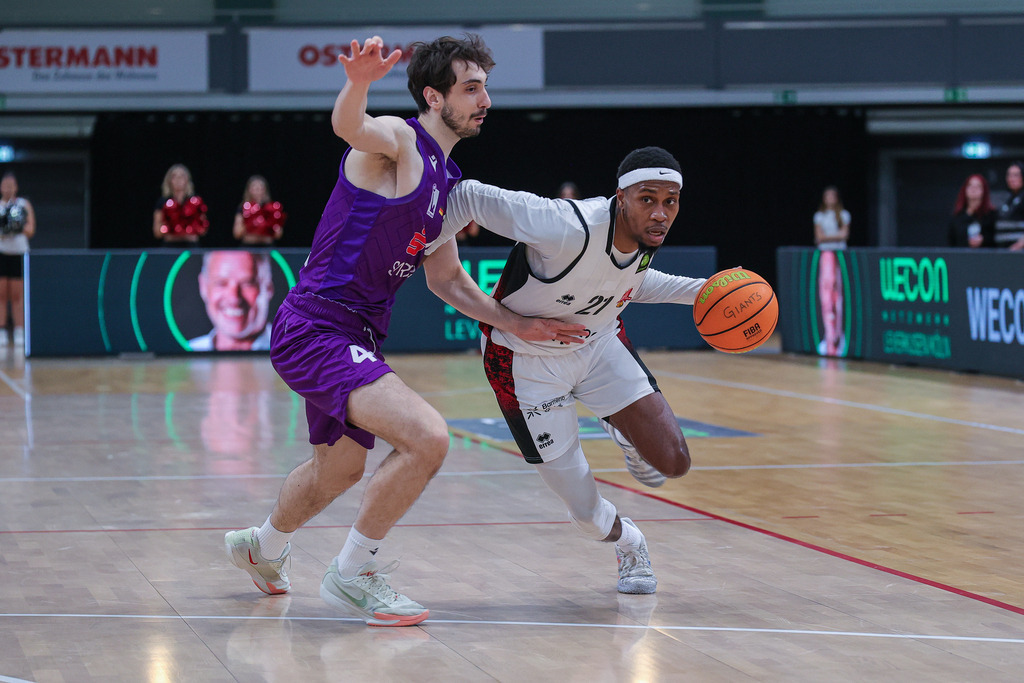 Pro A BAYER GIANTS vs BG Göttingen-105 | Fotos von Basketballspielen aus dem Raum NRW fotografiert von Gero Mueller-Laschet und Daniel Schaefer - Realisiert mit Pictrs.com