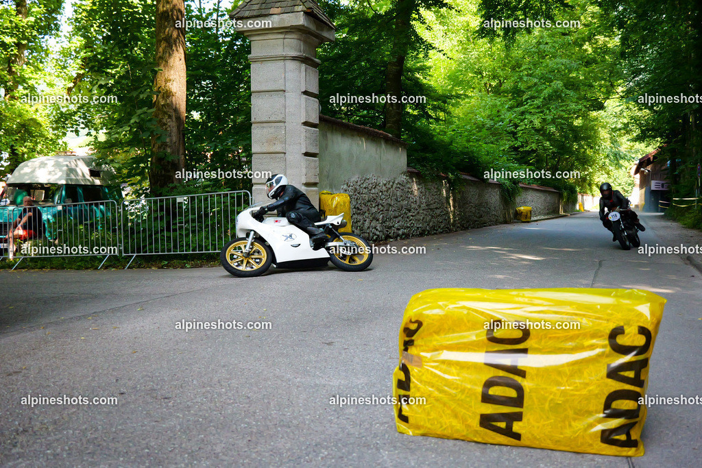 P1015067 | Erleben Sie atemberaubende, hochqualitative Fotos Ihrer Fahrt entlang der malerischen Alpenstraßen. Besuchen Sie alpineshots.com, um professionelle Aufnahmen Ihrer unvergesslichen Reise zu finden und zu kaufen - Realisiert mit Pictrs.com