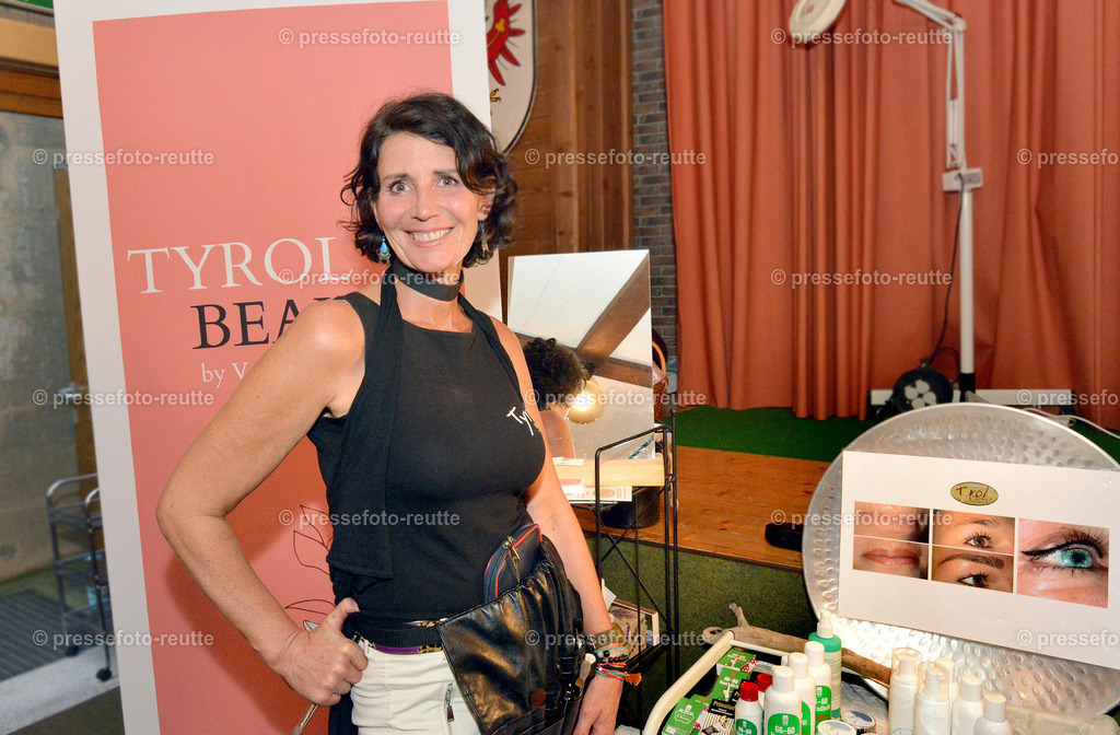 13-news-2022-Okt16-Frauenmesse-WB-TIROLBEAUTY-WTV_4958 | Info aus dem Bezirk Reutte/Ausserfern Tirol sowie eine umfangreiche Bilddatenbank über die gesamte Region: Lechtal, Talkessel Reutte, Tannheimertal, Zwischentoren. Lech, Plansee, Zugspitze, Grenztunnel, B179, Fernpassstraße, Verkehr, Lawinen, Tradition, - Realisiert mit Pictrs.com