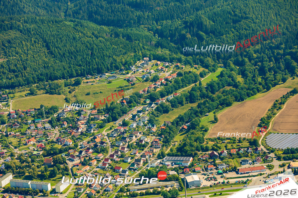 Stadt Wasungen von Oben- Die Luftaufnahme wurde 2025 vom UL-Flugzeug heraus erstellt ( keine Drohnenaufnahme ) - Hochauflösende Luftaufnahme - für Wandbilder und großformatige Ausdrucke geeignet. Das besondere Geschenk!Hier alle&nbsp;Infos zur Lizenzierung der LuftaufnahmeWir fliegen auch dieses Jahr wieder in Ihre Region um Luftbilder zu erstellen.- Luftbild anfragen