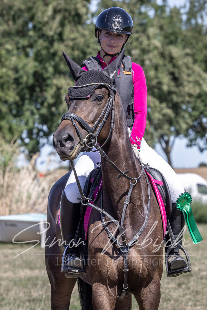 20260906-_3LI4575 | Tierfotografie Pferde, Hunde, Katzen, Haustiere.
Turnierfotografie Reitturniere, Reiten, Springreiten, Dressur in Hanau, dem Main-Kinzig-Kreis und dem Rhein-Main- Gebiet um Frankfurt