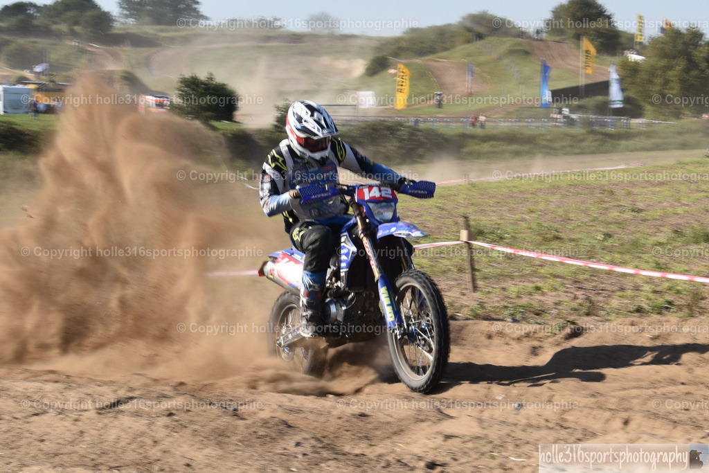 DSC_0351 | Sportfotografie , Motorsport, Motoross, Reitsport, Mointainbike, Enduro,
Landschaft , Outdoor, Eventfotografie, Landschaft, Bilder online bestellen - Realisiert mit Pictrs.com