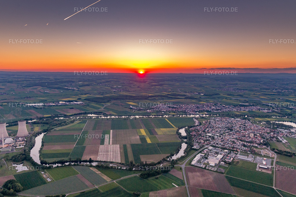 Luftbild: Sonnenuntergang über dem Alten Main bei Gräfenrheinfeld in Bergrheinfeld im Bundesland Bayern in Deutschland. Foto: IMG_099980.jpg vom 25.05.2017 durch Werner Riehm/FLY-FOTO.de