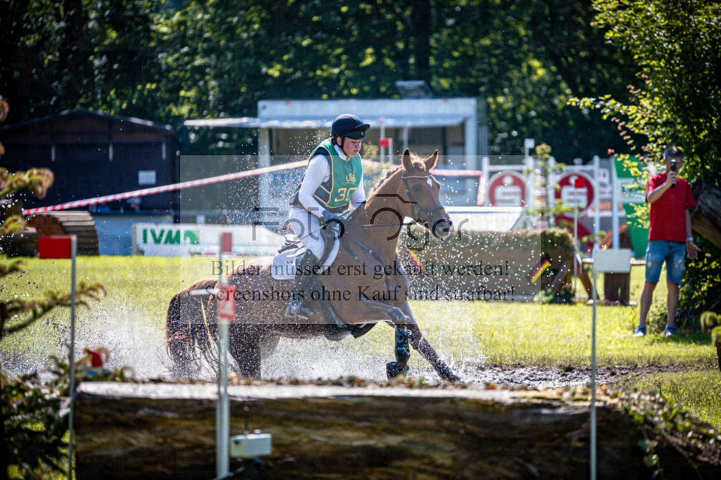 Vielseitigkeitsturnier Melle Oldendorf | Entdecke hochwertige Reitturnierfotos von Foto Oger. Professionell, emotional und authentisch – jetzt Lieblingsmomente im Shop bestellen.Deutschlandweite Turnierfotografie. - Realisiert mit Pictrs.com