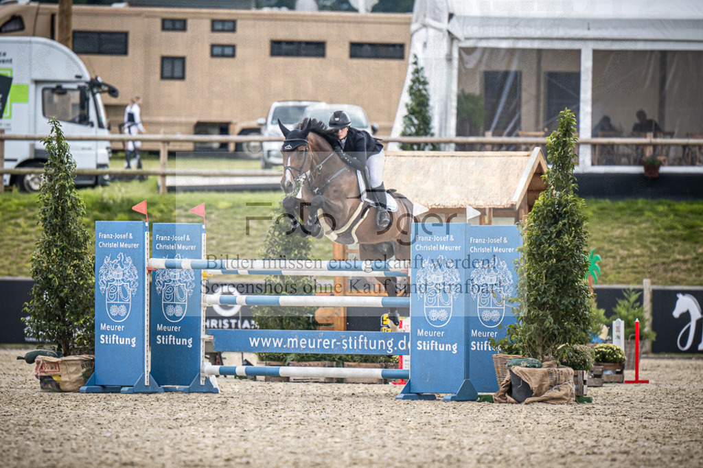 DOS_6162 | Entdecke hochwertige Reitturnierfotos von Foto Oger. Professionell, emotional und authentisch – jetzt Lieblingsmomente im Shop bestellen.Deutschlandweite Turnierfotografie. - Realisiert mit Pictrs.com