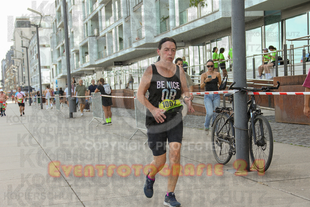 250920_1456_EX1_8270 | Sportfotografie im Rhein-Sieg Kreis, Köln, Bonn, NRW, Rheinland Pfalz, Hessen, etc. Unser Tätigkeitsfeld umfasst den Laufsport vom Volkslauf über den Marathon, Duathlon, Triathon bis zum Ultralauf wie Kölnpfad Ultra oder Schindertrail.