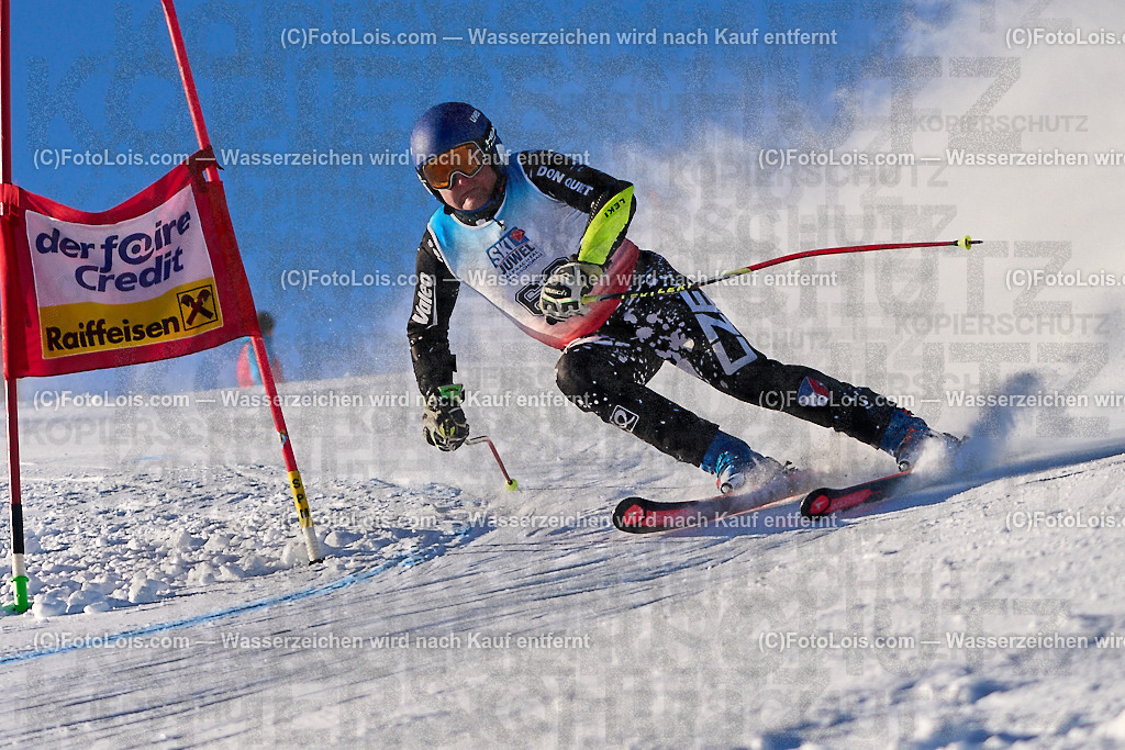 ALP4167_MASTERS-Cup_GS-A Herrn_Dvorak Leos | (C)FotoLois.com, Alois Spandl. FIS Masters-Cup Wildschönau, Giant Slalom auf der Piste Schatzberg GS, Siegerehrung auf dem Dorfplatz Niederau, Sa 13. Januar 2024.